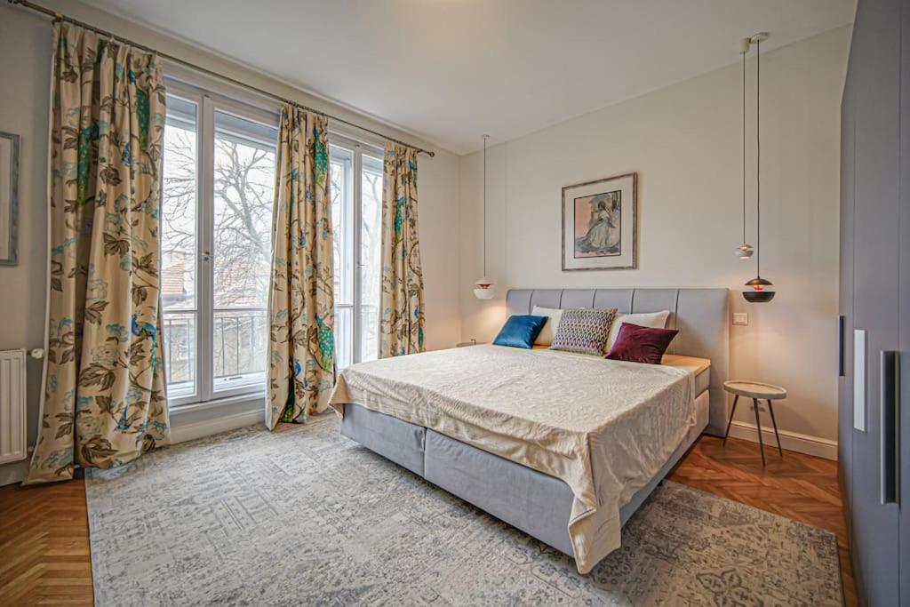 Apartment Executive Free Private Parking & Remote Office *