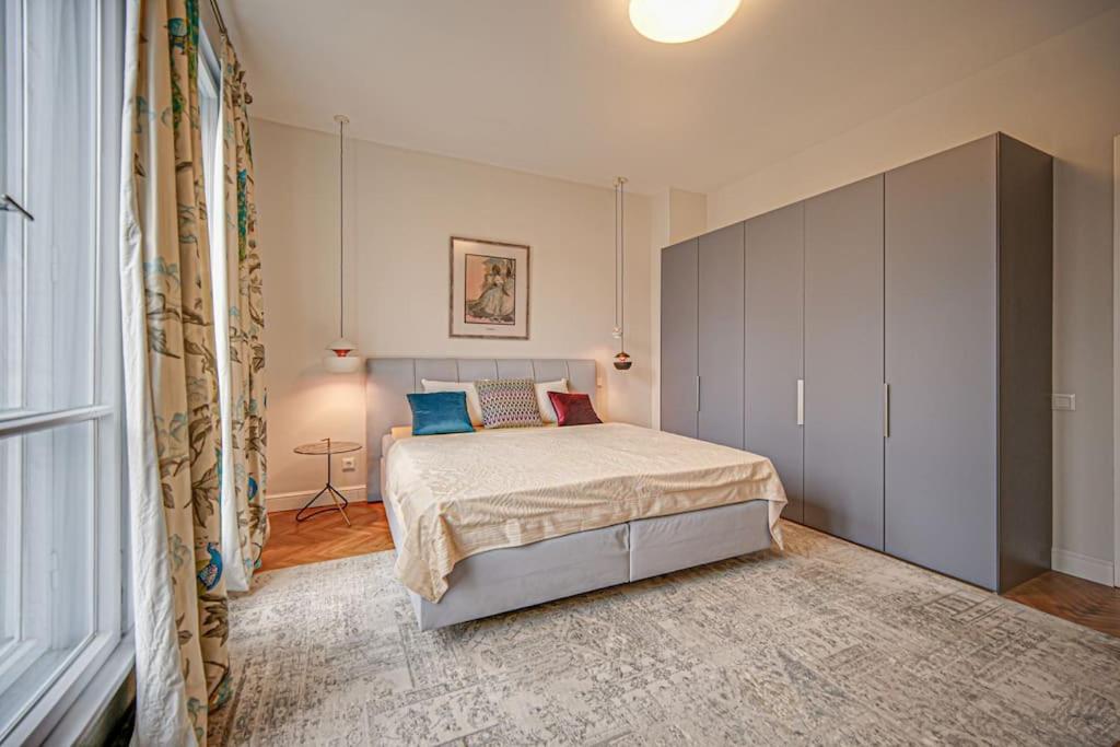 Executive Free Private Parking & Remote Office