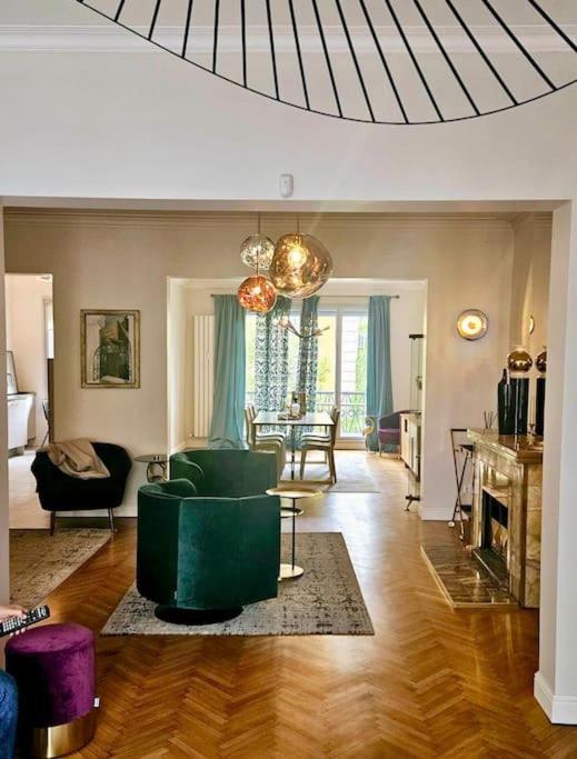 Executive Free Private Parking & Remote Office Apartment Sofia